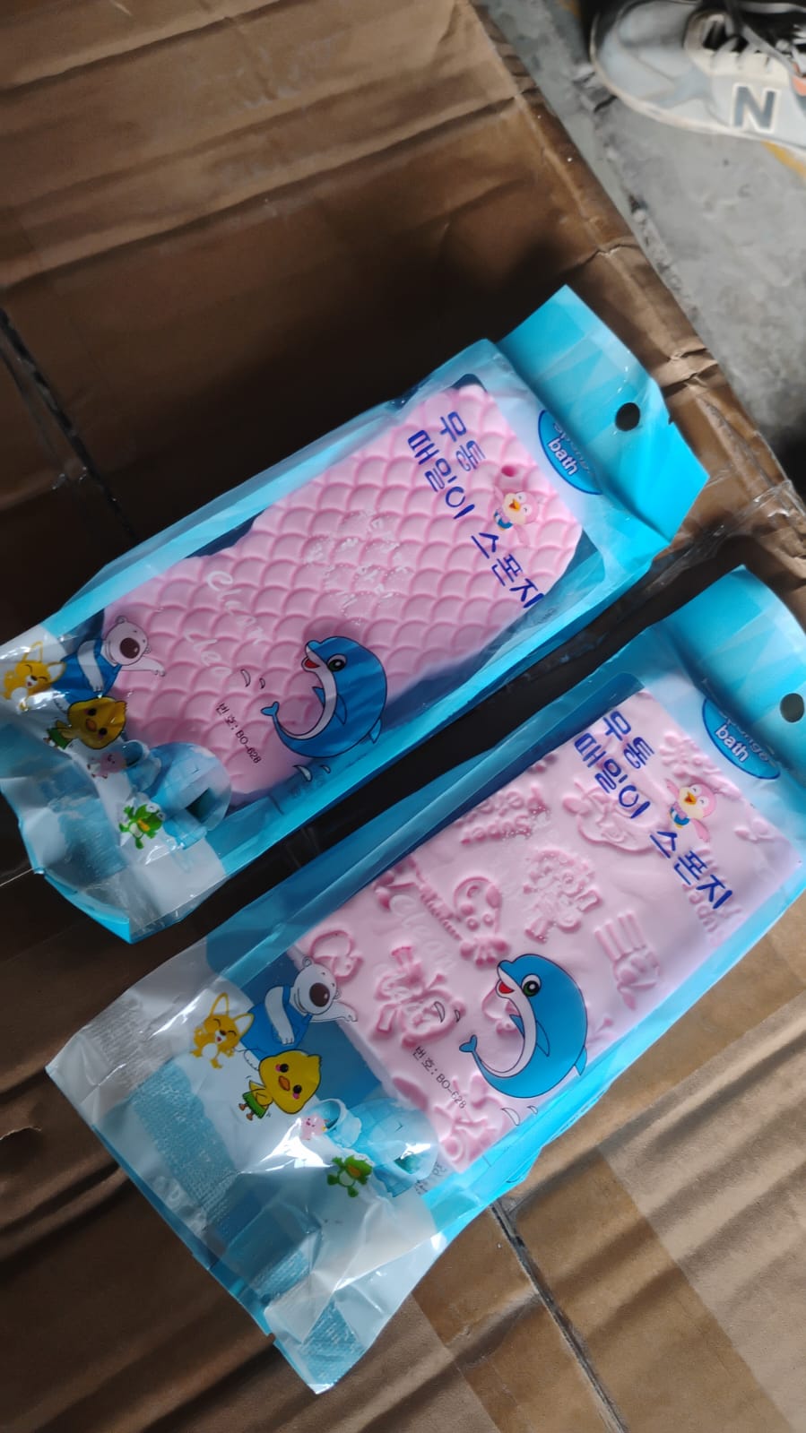 Ultra Soft Exfoliating Sponge | Dead Skin Remover Sponge For Body | Face Scrubber for Women and Men