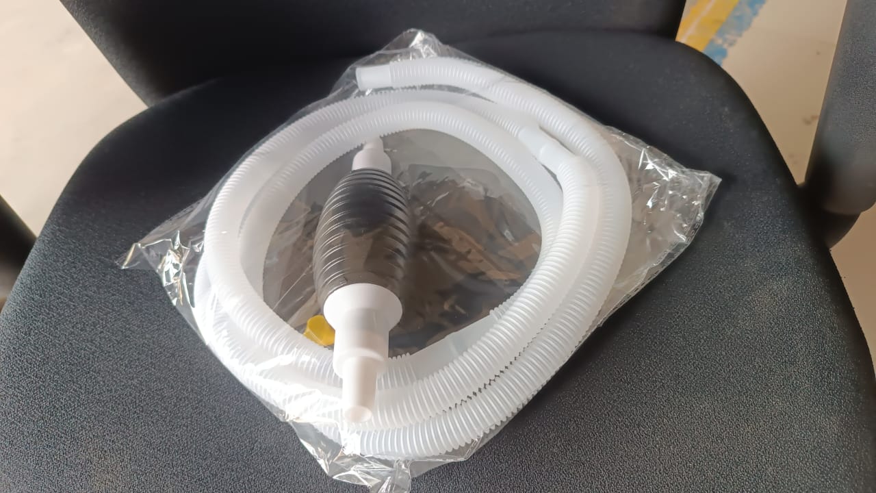 Fuel Transfer Pump Hose with Hand Pump and 2 Hose Clamps